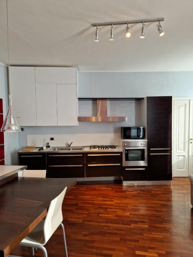 Cozy Flat Mins Walk To Navigli And Metro Porta Genova Lejlighed Milano Eksteriør billede